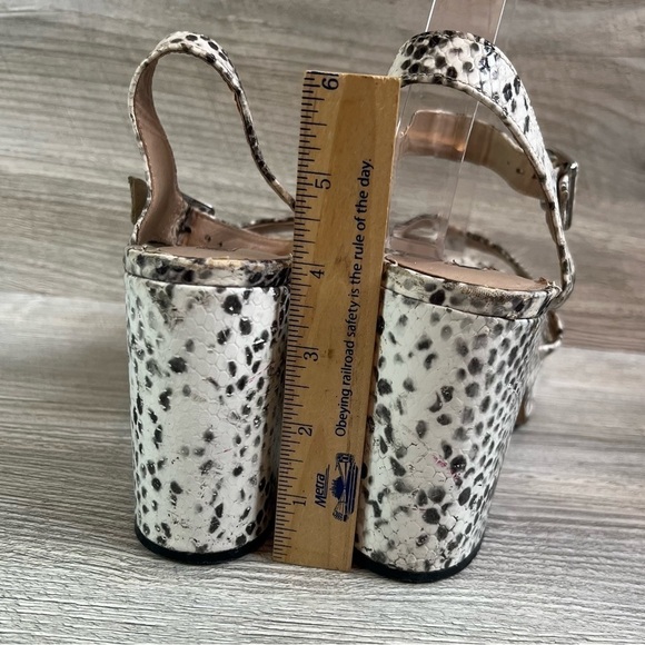 Woman’s topshop well worn leather snake embossed chunky heel and platform sz 8.5 - Picture 8 of 13